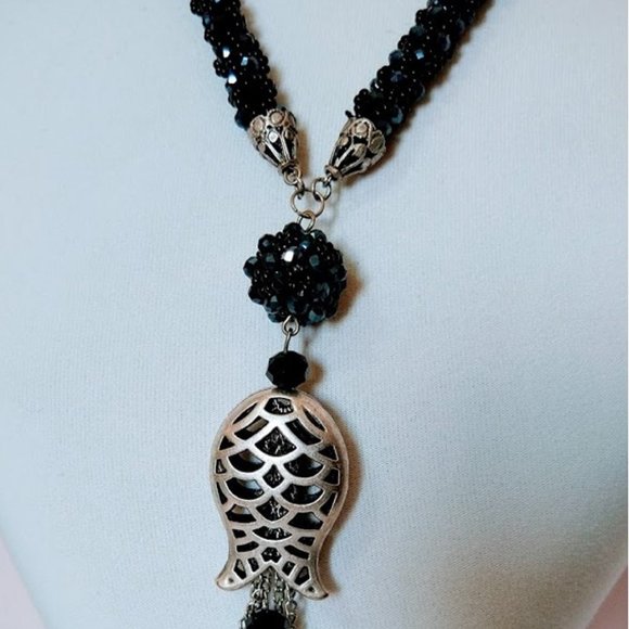 The Angela’s Jewelers Special Design Necklace Hand - Picture 4 of 4